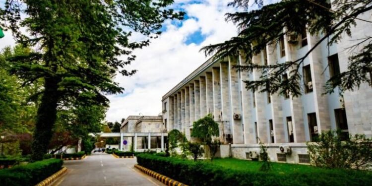 متقی و تورکمنستان ایلچیسی اقتصادی مسئله‌لر حقیده بحث ایتدیلر