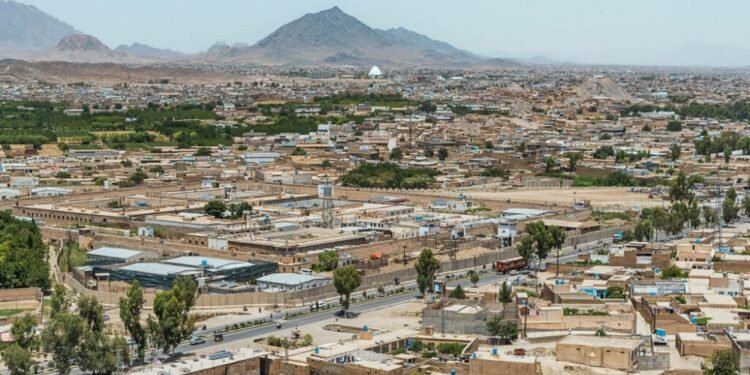 خلق‌ارا باله‌لر کونی؛ «ایشلمه‌گنیم پیتده، ایرتنگ چای ایچه‌‌آلمه‌یمن»