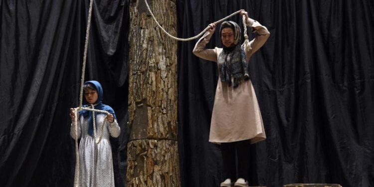 سیانان: طالبان نظارتیدهگی افغانستانلیک قیزلر آرهسیده اۉزینی اۉلدیریش رقمی کۉپهیگن