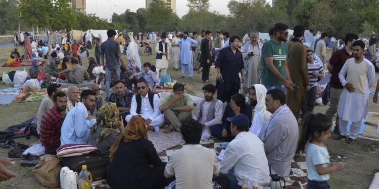 امریکا، پاکستانده‌گی افغانستانلیک قاچقینلر اوچون بیرلشگن ملتلر تشکیلاتی گه 77 میلیون دالر یاردم بېردی