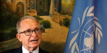 ریچارد بنت: طالبان انسان حقلریدن حمایت اېته‌دیگن کیشیلرنی آزاد اېتیشی کېره‌ک