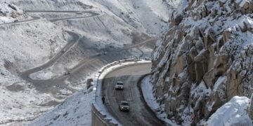 طالبان: سالنگ قتناویۉلی یوک تاشووچی و یۉلاوچی تاشووچی موترلر یوزیگه آچیلدی