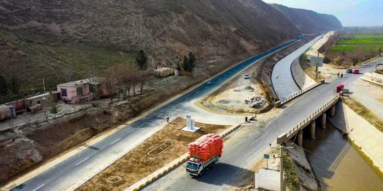 کندز – تخار یولی قیته قۉریلیب، فایدهلنیشگه تاپشیریلگن