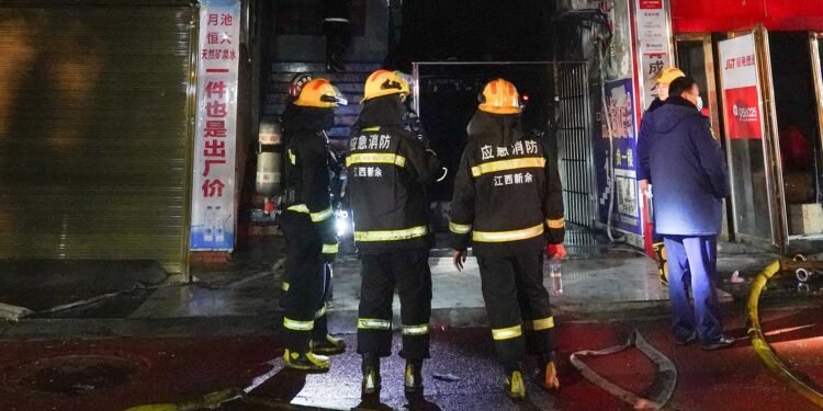 چینده صادر بۉلگن یانغین عاقبتیده اۉنلرچه کیشی اۉلیب و یرهلنگن