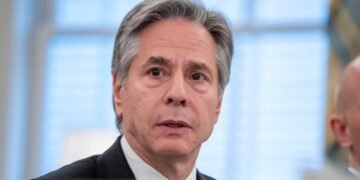 منطقوی تارتیشمه‌لر کۉپه‌یشی؛ ایکی یوقاری مرتبه‌لی امریکا رسمی‌سی یقین شرققه باره‌دی