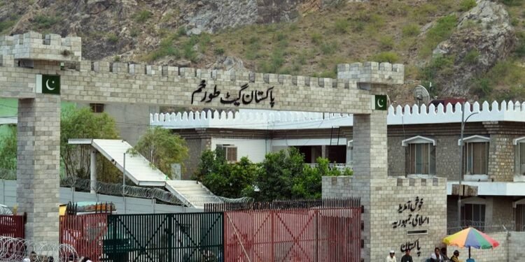 پاکستان و افغانستان آره‌سیده چېگره یاپیلگنیدن اۉن کون اوتدی