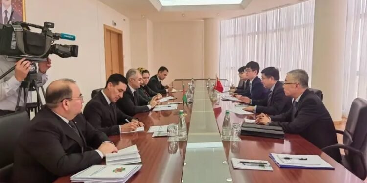 افغانستان خصوصیده منطقه تشقی ایشلر وزیرلرینی کیله‌سی ییغینی ترکمنستان‌ده اوتکزیله‌دی