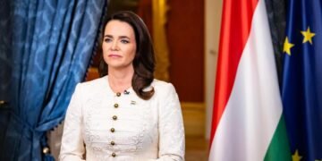 مجارستان جمهور باشلیغی استعفاگه چیقدی