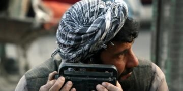 بوکون رادیو خلق‌ارا کونی؛ ایلک‌بار رادیو تینگلشینگیزنی ایسله‌یسیزمی؟