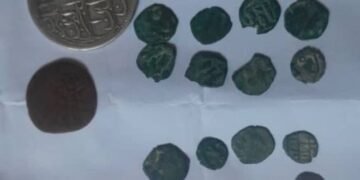 بدخشان‌‌لیک بیر کیشی غزنوی‌لر دوره‌سیگه تېگیشلی ایگیرمه‌دن آرتیق تنگه‌نی محلی رسمی‌لرگه تاپشیرگن