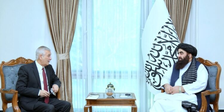 امیرخان متقی اۉزبېکستان نینگ کابل‌ده‌گی ایلچیسی بیلن اوچره‌شگن