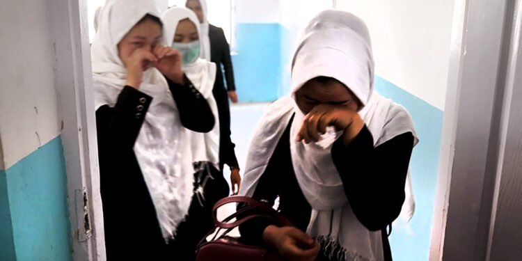 ینگی تعلیمی ییل قیزلرنینگ‌ حضورسیزلیگی بیلن طالبان تامانیدن آچیلدی