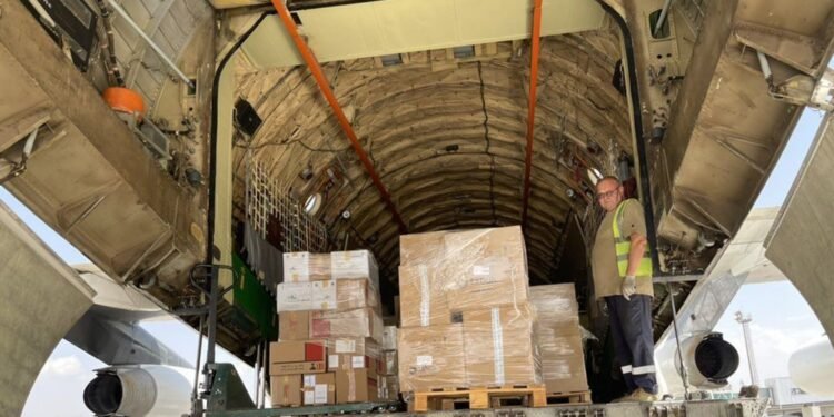 افغانستان‌ده انسان‌پرورلیک یاردملر قنده‌ی ترقه‌تیلیشی تیکشیریله‌دی