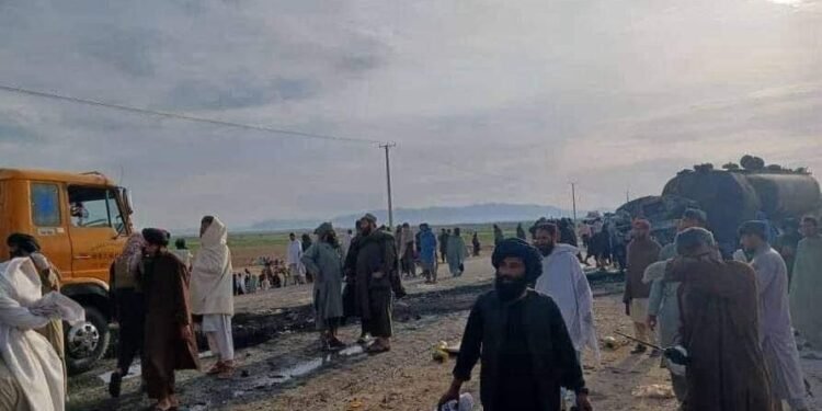 هلمند ولایتیده ترافیکی حادثه عاقبتیده ۳۰ دن آرتیق کیشی اۉلیب و یره‌لندی