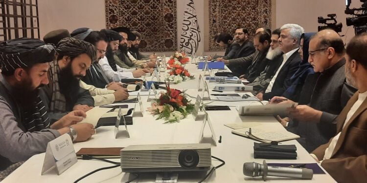 طالبان: پاکستان و افغانستان آره‌سیده‌گی سوداگرلیک علاقه سیاسی مساله‌لردن اوزاق بۉلسین