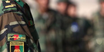 سابق حکومت حربی کوچلری: ویزاسیزلیک باعث افغانستان‌ده قیتریلیش عرفه‌سیده‌میز