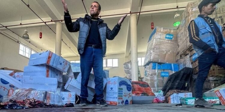 اسراییل غزهدهگی یاردم ترقهتیش مرکزلریدن بیریده هجوم اویوشتیردی