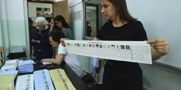 ترکیه محلی سیلاولری؛ اردوغان مخالف‌لرینی قۉلی اوستون