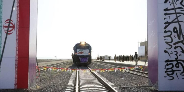 ایران افغانستان سوداگرلیک محصولاتلرینی ترکیه‌گه انتقال بېریش خصوصیده تیارگرلیک کورسه‌تدی