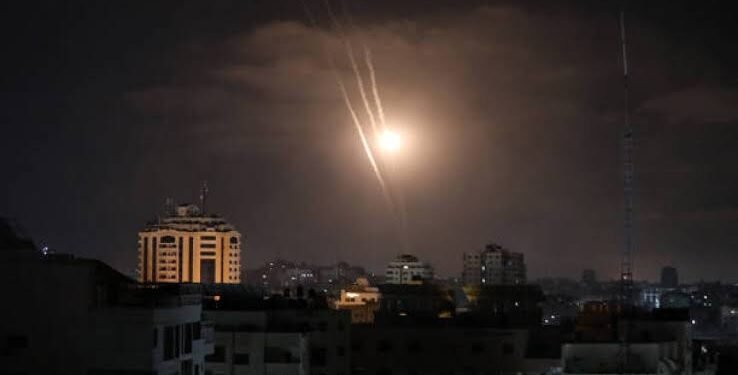 ایران و اسراییل اوروشی؛ رویترز: کوپلب هجومچی راکت کرانه باختری شهری نینگ آسمانیده اوچگن