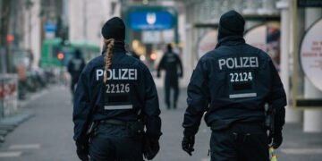 جرمنی‌ده روسیه‌لیک فقرا تامانیدن اوکراین‌لیک ایکی حربی پیچاقلنیب اۉلدیریلدی