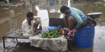 پاکستان ده یاغینگرچیلیک و سوو تاشقینلر نتیجه‌سیده، ۵۰ کیشی اۉلگن