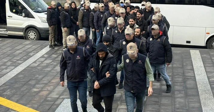 ترکیه‌ده اونلب کیشی داعش‌گه همکارلیک قیلیش عیبلاوی‌ بیلن حبس گه آلینگن