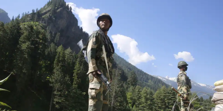 هندوستان خوفسیزلیک کوچلری بیر عملیات جریانیده ۲۹ قوراللی حکومت مخالفی نی اۉلدیردی