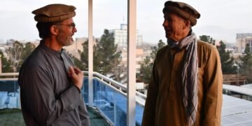 بیر ییل ایچیده یقین ۲۸ مینگ چیت‌ایل فقراسی افغانستان‌گه کېریب-چیققن