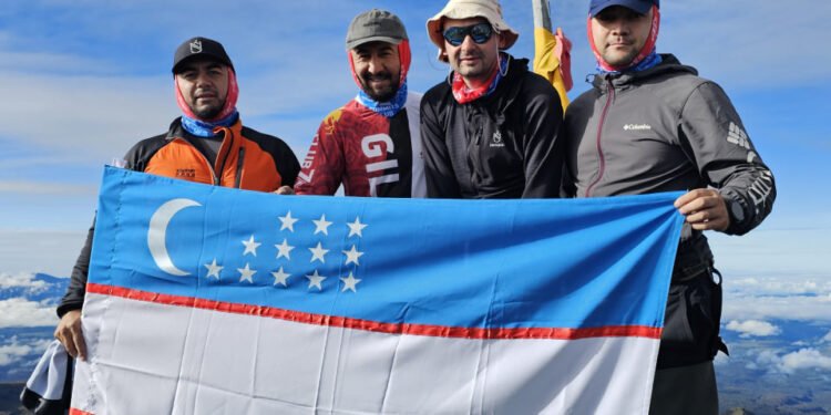 اۉزبېکلر ایلکبار «گیلووی» چۉققیسی تیپهسیده بیرقلرینی کۉتاردیلر