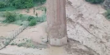 غور ولایتیده‌گی سوو تاشقین‌لری جام منارینی زیان‌لنتیرگن