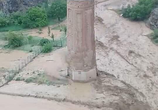 غور ولایتیدهگی سوو تاشقینلری جام منارینی زیانلنتیرگن