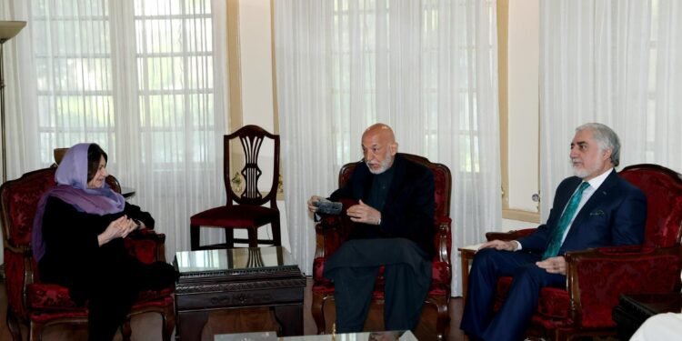 کرزی و عبدالله نینگ دیکارلو بیلن اوچره‌شووی؛ ملی کیلیشووگه تاکیدلنگن