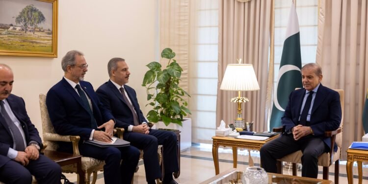 ترکیه تشقی ایشلر وزیری پاکستان‌گه سفر قیلگن