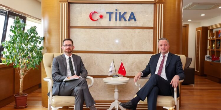 توماس وست ترکیه‌لیک سیمالر بیلن افغانستان خصوصیده اوچره‌شگن