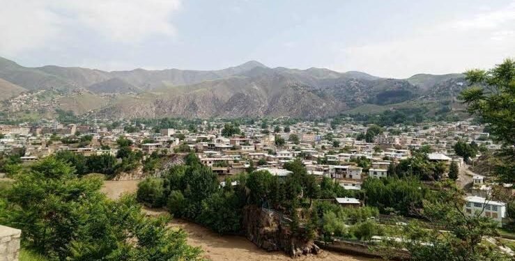 بدخشان‌ده سوو تاشقینی؛ بیر عایله‌‌‌دن اۉن کیشی جان بېرگن.