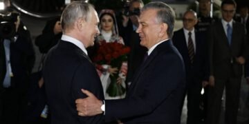 پوتین میرضیایف تامانیدن قیزغین کوتیب آلیندی