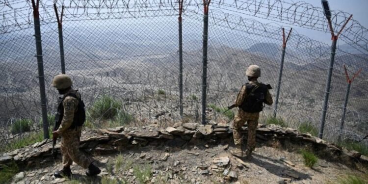 پاکستان‌ده تۉقنه‌شوو؛ ایکی تاماندن ۷ کیشی جان بېرگن