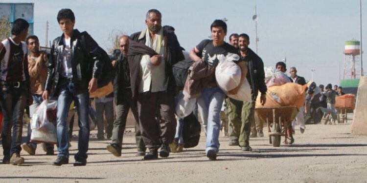 اۉچ مینگ‌گه یقین مهاجر بیر کون ایچیده ایران‌دن قیتگن