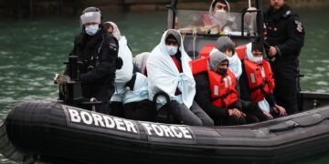 بریتانیا باش پناه ایزلاوچیلرنی رواندا مملکتی‌گه یوباریش جریان‌نی باشله‌دی