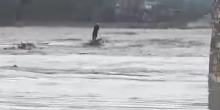 فاریاب ولایتی بلچراغ اولسواللیگیده جدی سوو تاشقینی یوز بېرگن