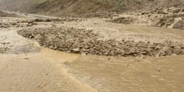 بدخشان‌ده سوو تاشقینی مهم قتناو یۉللردن بیرینی باغله‌دی