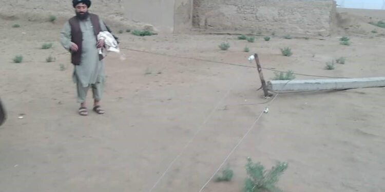 جوزجانده برق پایهسی قولهشی عاقبتیده بیر کیشی جان بېرگن