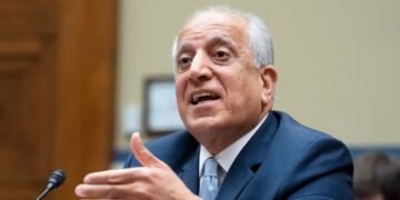 خلیلزاد: طالبان بیلن بۉلگن سۉزلشوولرده اۉچ نرسه‎‌گه قۉل تاپیشیم کېره‌ک اېدی