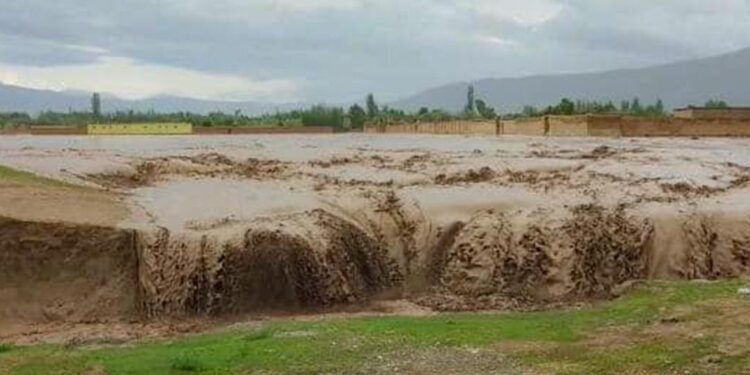 خلق‌ارا آذیق_آوقت دستوری: سوو تاشقین‌لری یالغیز بغلان ولایتیده ۳۰۰ کیشی جان‌نی آلگن