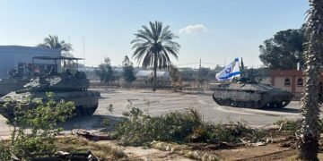 اسراییل کوچلری رفح شهری‌گه باستیریب کېرگن