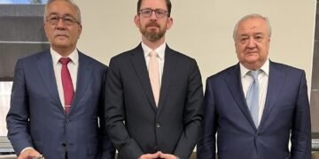 وست اۉزبېکستان رسمی‌لری بیلن  افغانستان خصوصیده اوچره‌شدی