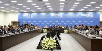 بریکس تشقی ایشلر وزیرلری افغانستان برچه قوملری حقلرینی قولب-قوتله‌دی