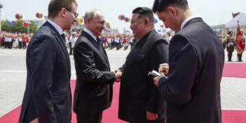 روسیه و شمالی کوریا آره‌سیده ییریک بیرحربی شرطنامه امضالندی