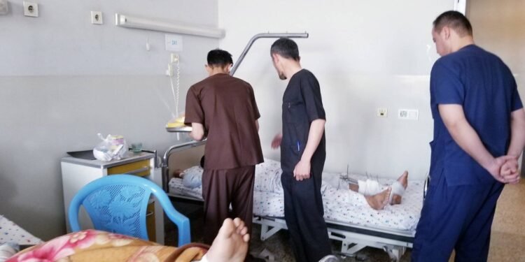 چیگره بیلمس شفاکارلر: افغانستان ساغلیق تیزیمی کۉپلب قیینچیلیکلر بیلن یوز مه یوز دیر